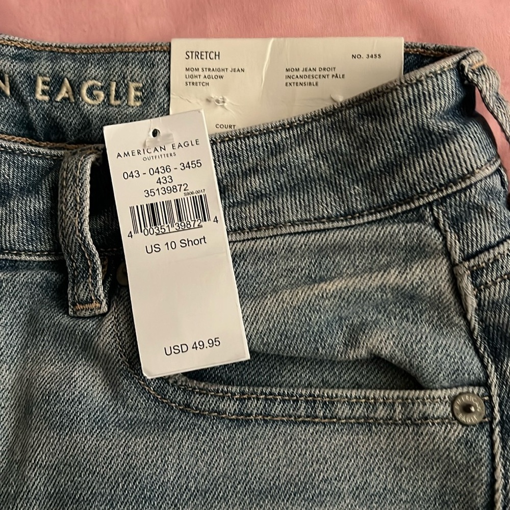 American Eagle Mom Straight Jeans Light Aglow Stretch Size 10 SHORT NWT